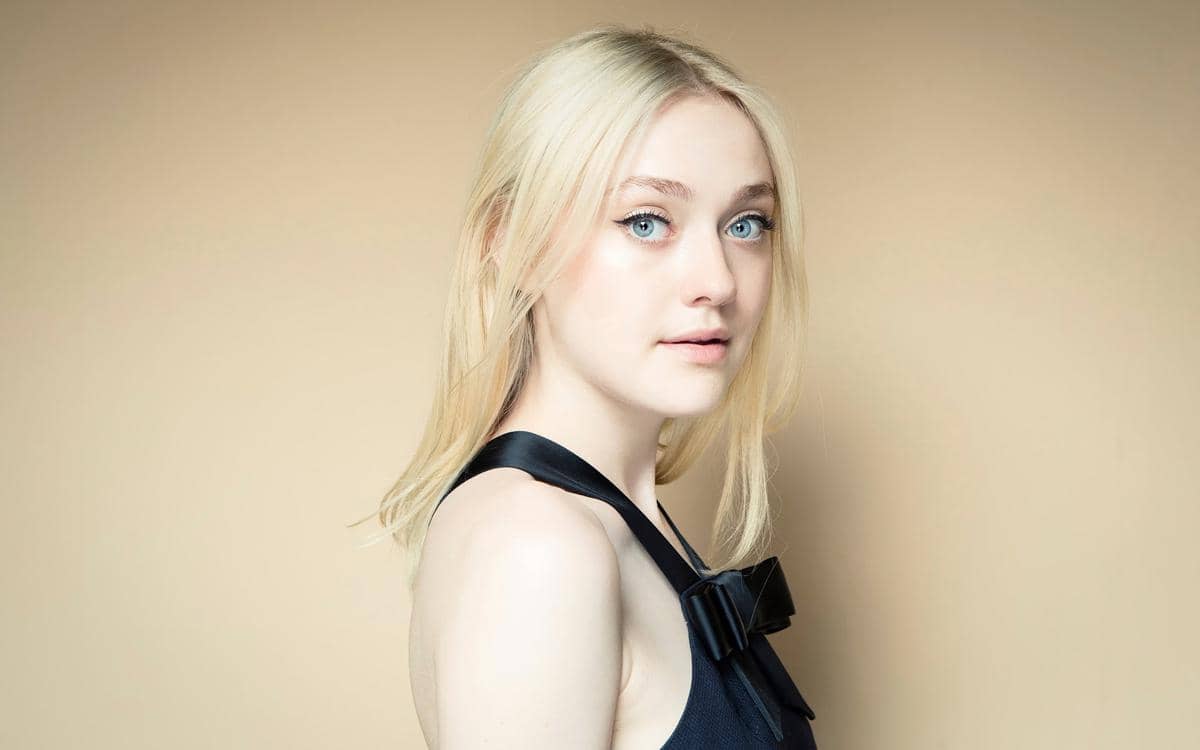 https://cdn.idntimes.com/content-images/post/20161209/dakota-fanning-1384392f944db37a6380d494c5664a43.jpg
