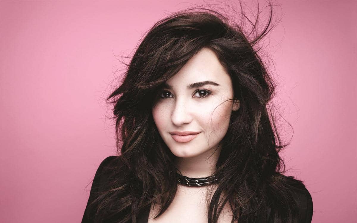 https://cdn.idntimes.com/content-images/post/20161209/demi-lovato-1867cb64c00281a00cb1f10a6b406e97.jpg