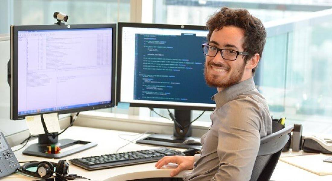 https://cdn.idntimes.com/content-images/post/20160823/developer-mcssmyktxd06mxf12gy05o2041zkwa7vl8shz7jhio-1-8f03c7d89ddbe8ec27f93bdcd50b0554.jpg