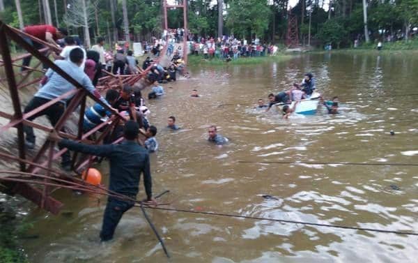 http://cdn.idntimes.com/content-images/post/20160112/dinaiki-ratusan-alay-selfie-jembatan-gantung-ambruk-di-hutan-bale-jurong-kota-langsa-aceh-pertamax7-com1-9d1425fa6a5bfb1c59ce49140ec00c6c.jpg