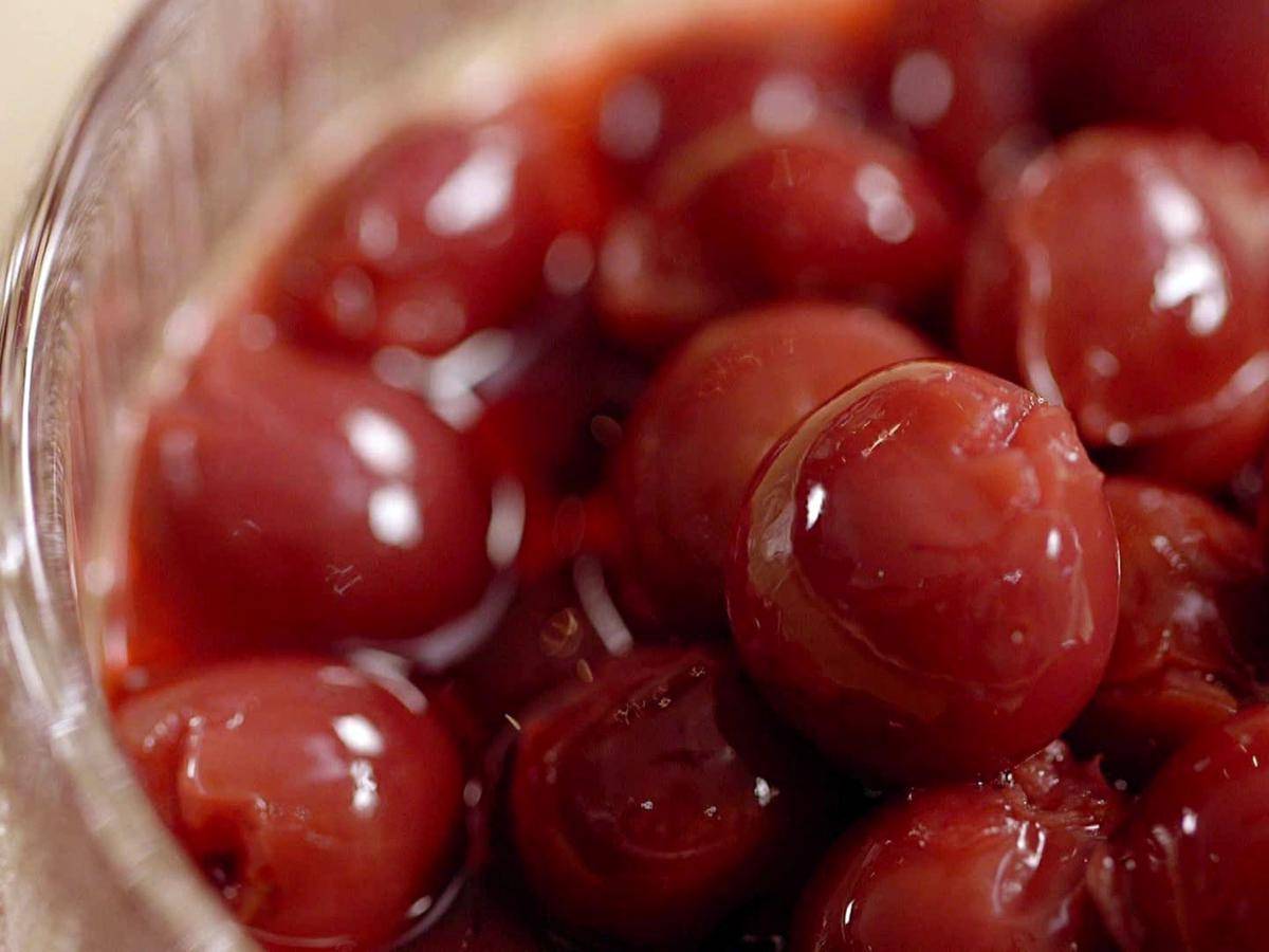https://cdn.idntimes.com/content-images/post/20160926/ed0309h-real-maraschino-cherries-recipe-s4x3jpgrendsniipadlarge-1523e1ce411113ea4da483c8d3a8d2c0.jpeg