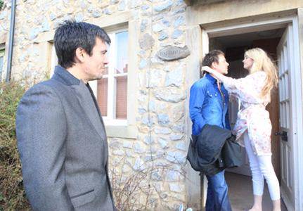 http://cdn.idntimes.com/content-images/post/old/efa38-Emmerdale-wk12-2011-Cain-Dingle-sees-Debbie-431x300-4.jpg