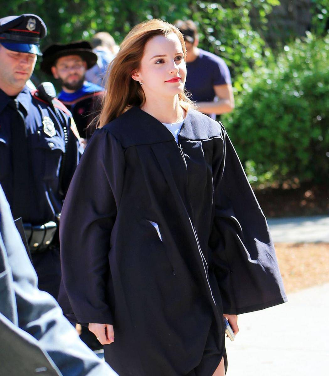http://cdn.idntimes.com/content-images/post/20160630/emma-watson-graduates-from-brown-university-providence-05-25-14-3-51295da0341f1df0d860c93a22fa49a6.jpg