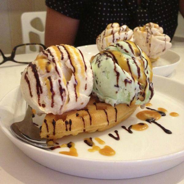 http://cdn.idntimes.com/content-images/post/20160225/eskrim4-burpplecom-71ef80ff14370f6be67db112dfeeee7b.jpg