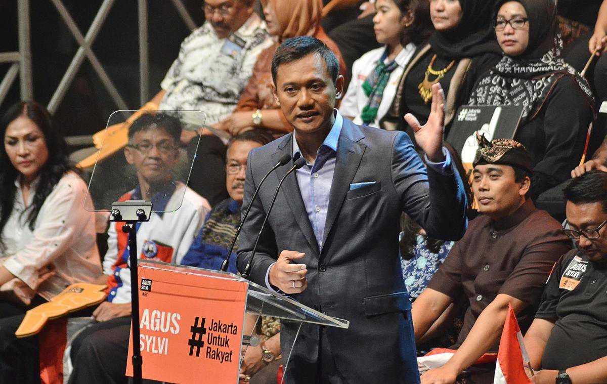 https://cdn.idntimes.com/content-images/post/20161129/fakhri-hermansyah-169e0cc9e929bf86512affc348713239.jpg