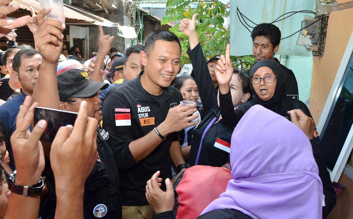 https://cdn.idntimes.com/content-images/post/20161221/fakhri-hermansyah-9e55827ef1f9d4f2173b62dc8ce2d210.jpg