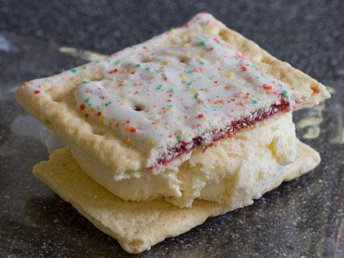 https://cdn.idntimes.com/content-images/post/20161003/food-mashups-poptart-icecreamsandwich-471aed09ff41cccb5db24711211afb86.jpg