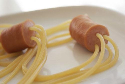 https://cdn.idntimes.com/content-images/post/20161003/food-mashups-spaghetti-hotdogs-35f149878574029ced19464f175572f9.jpg