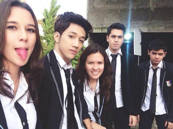 http://cdn.idntimes.com/content-images/post/20160206/foto-aliando-syarief-dan-aktor-ganteng-ganteng-serigala1-1a09585cd86d7a4d1ea428a2099989d8.jpg