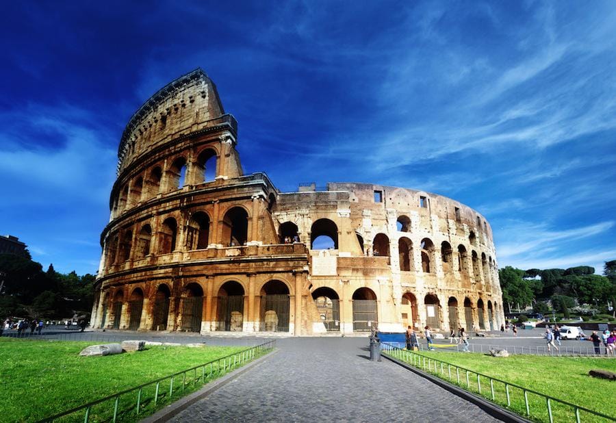 https://cdn.idntimes.com/content-images/post/20160915/front-view-colosseum1-fa822757f5e7e0a08426adb4ac6a6af1.jpg