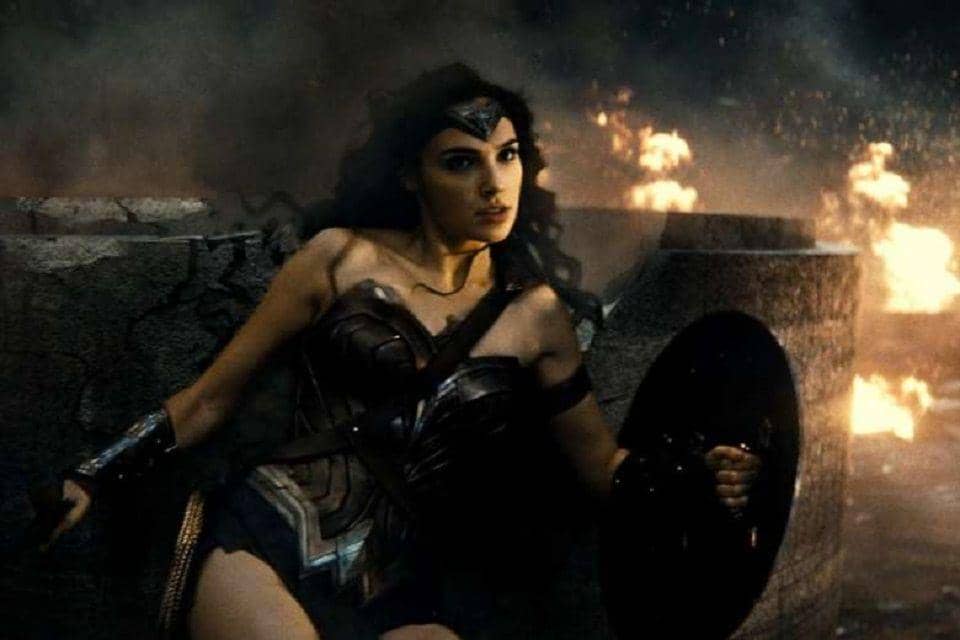http://cdn.idntimes.com/content-images/post/20160428/gal-gadot-960x640-d6cb35d075b3fd858be5831188c773c3.jpg