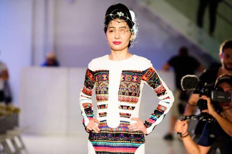 https://cdn.idntimes.com/content-images/post/20160913/gallery-1473425341-nyfw-ss17-032-f8c7c5295db12a9baf65098c1bf69dbe.jpg
