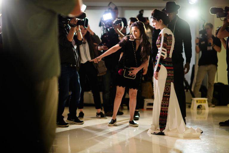 https://cdn.idntimes.com/content-images/post/20160913/gallery-1473426053-nyfw-ss17-026-35694820f349a73466f87cb38e198a31.jpg