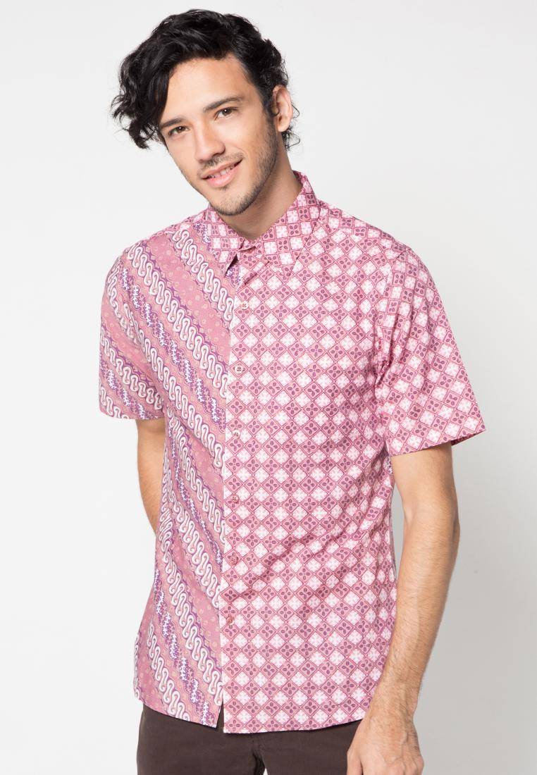 https://cdn.idntimes.com/content-images/post/20170516/gambar-baju-batik-pria-46d89cfa837f4a3460d2d05a55708ce8.jpg