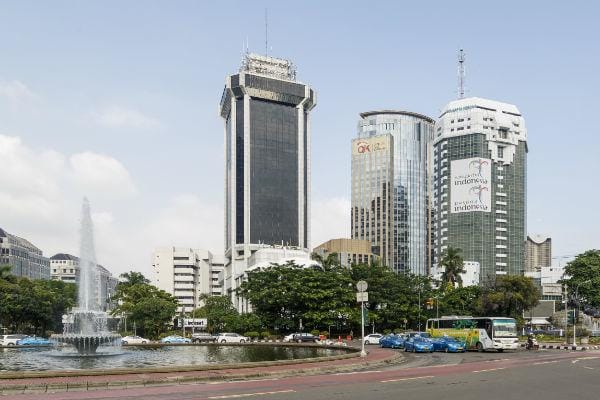 http://cdn.idntimes.com/content-images/post/20160318/gedung-indosat-wikipediaorg-w600-h1000-ef2d319779b1655240a7950fcfff924c.jpg