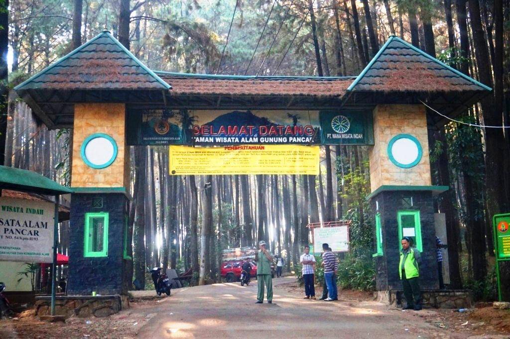 http://cdn.idntimes.com/content-images/post/20160813/gerbang-gunung-pancar-62ea130b0e79d376798102399aa48b56.jpg