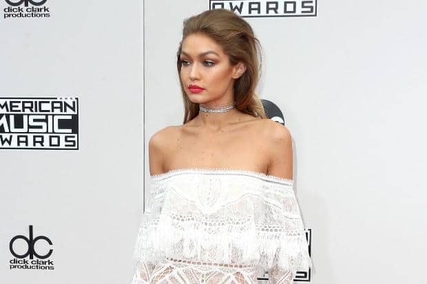 https://cdn.idntimes.com/content-images/post/20161121/gigi-hadid-112016-cover-1479686664-620x413-0ed93ee49de6d3f185141ec2875b240d.jpg
