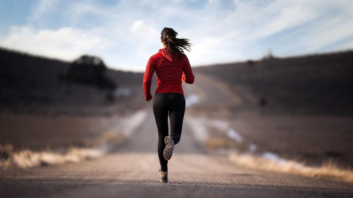 http://cdn.idntimes.com/content-images/post/20160421/girl-jogging-hd-wallpapers-04ca897df83d5ff684d23aa8d43b3e4b.jpg