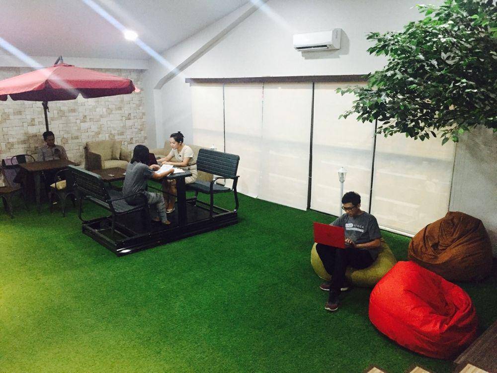 https://cdn.idntimes.com/content-images/post/20161102/green-work-space-da2cf0890560b023608b09e93c891282.jpg