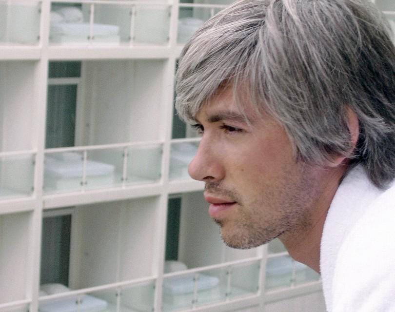 https://cdn.idntimes.com/content-images/post/20161124/grey-hair-men-46-0d4c7ba468ef06d072deb8454c5dceb3.jpg