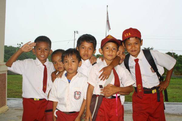 http://cdn.idntimes.com/content-images/post/20151210/guru4-puskesmasbatuputihberauwordpresscom-873dd5044b7b2362b8512a3c207c8ce5.jpg
