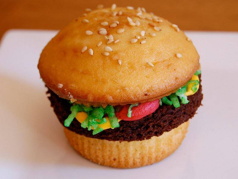 https://cdn.idntimes.com/content-images/post/20170418/hamburger-cupcakes-048f65126cb0a1d61972cc5e2f60ce18.jpeg