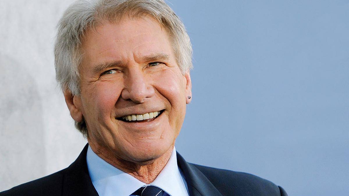 https://cdn.idntimes.com/content-images/post/20170212/harrison-ford-backlot-a-l-9c10adf6d7ef720aca0a45bbc035ef15.jpg
