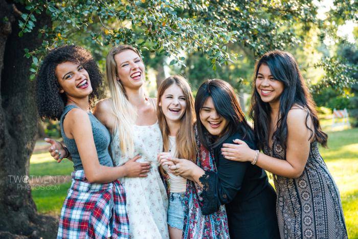 https://cdn.idntimes.com/content-images/post/20161028/high-school-senior-girlfriends-photos-sacramento-capital-park-21-bae005992b0a6926cfb6738a02c9e8f5.jpg