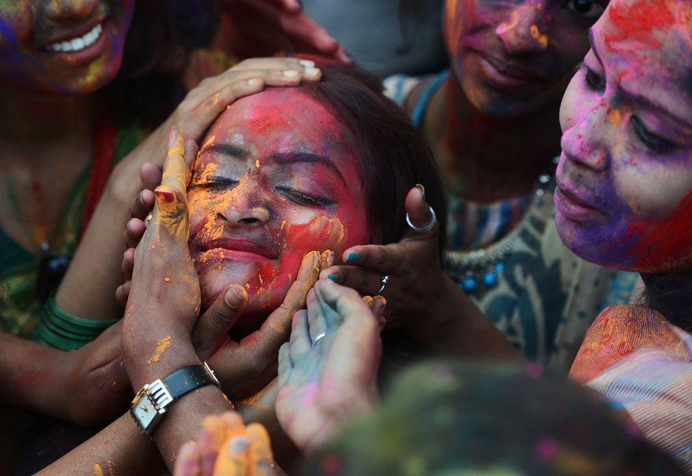 https://cdn.idntimes.com/content-images/post/20170312/holi-3-0479df95f24b13abcdacebf0bd672643.jpg