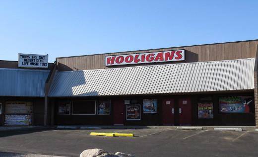 http://cdn.idntimes.com/content-images/post/20160730/hooligans-tavern-522f7bc89d0782902a000658-217e19625e11c643d86b94f316f69fa6.jpg