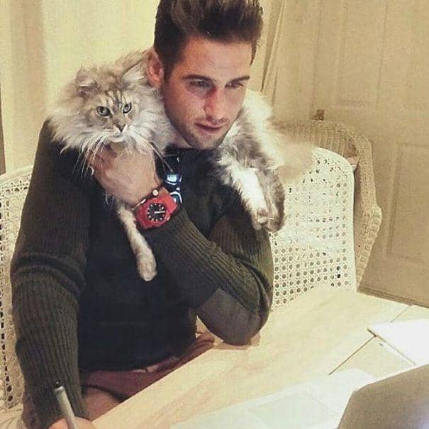 http://cdn.idntimes.com/content-images/post/20160112/hot-dudes-with-kittens-instagram-471-605-e896286b480d089470c519215f6c4b28.jpg