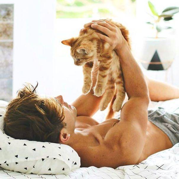 http://cdn.idntimes.com/content-images/post/20160112/hot-dudes-with-kittens-instagram-56-605-e6ea6252409a7a522fa9173cc9c7040b.jpg