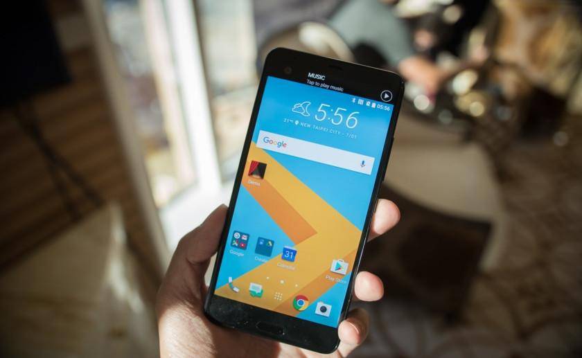 https://cdn.idntimes.com/content-images/post/20170404/htc-u-ultra-aca002525c162ff97ba9d5878c6f56a8.jpg
