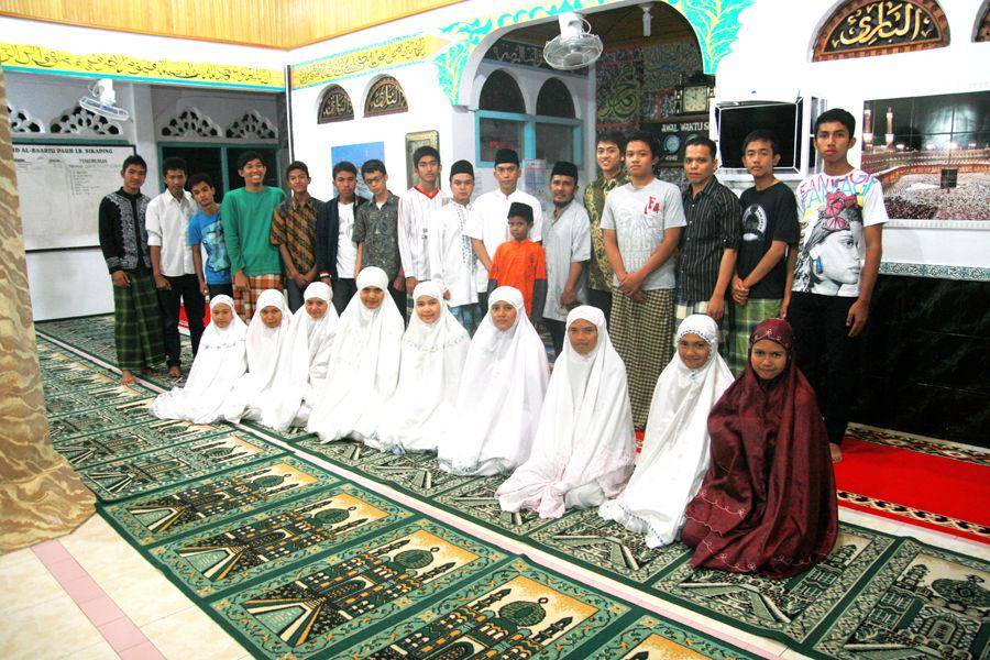 http://cdn.idntimes.com/content-images/post/20160115/ikatan-remaja-masjid-6f2e2804016448848ab6258e48c41725.jpg