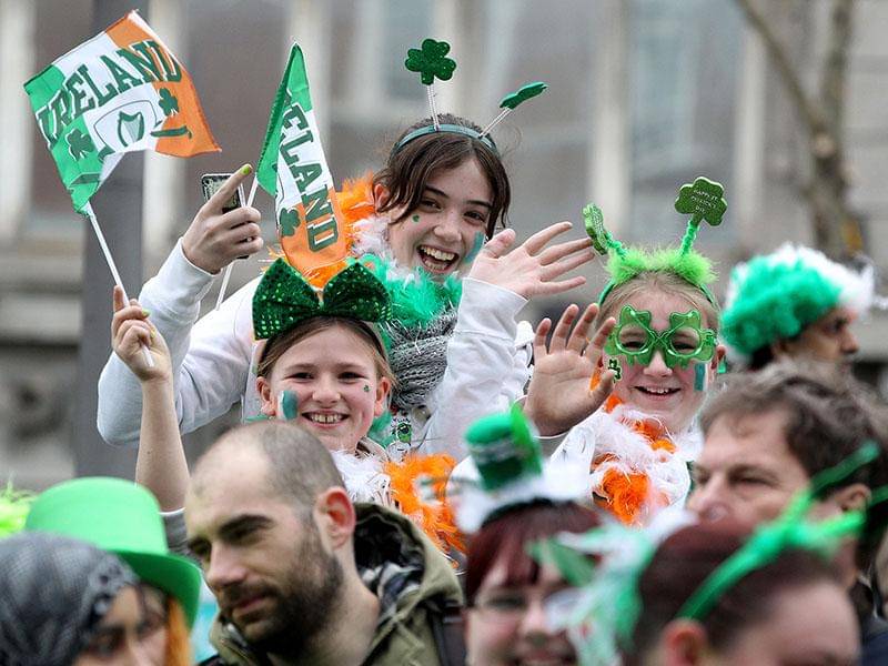 https://cdn.idntimes.com/content-images/post/20170324/irish-people-st-patricks-dublin-36cc4ca2e67a33e7527dec0a1c46033e.jpg