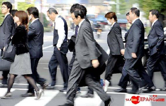 http://cdn.idntimes.com/content-images/post/20150829/japan8_berjlancepat.jpg