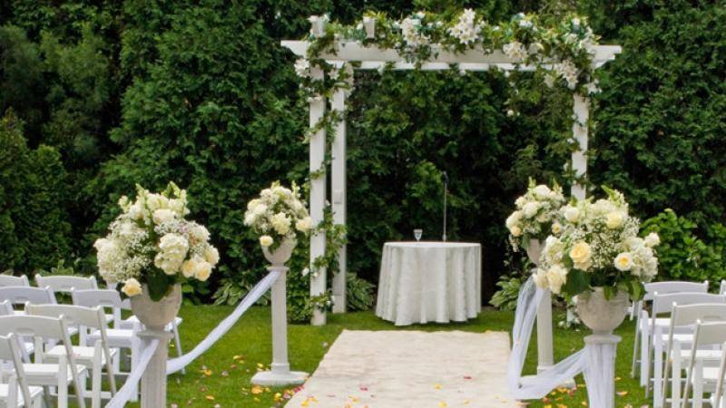 https://cdn.idntimes.com/content-images/post/20170406/jardines-para-bodas-ideas-velador-flores-e0d1e9edf84a6d0d87cfc10712c623c0.jpg