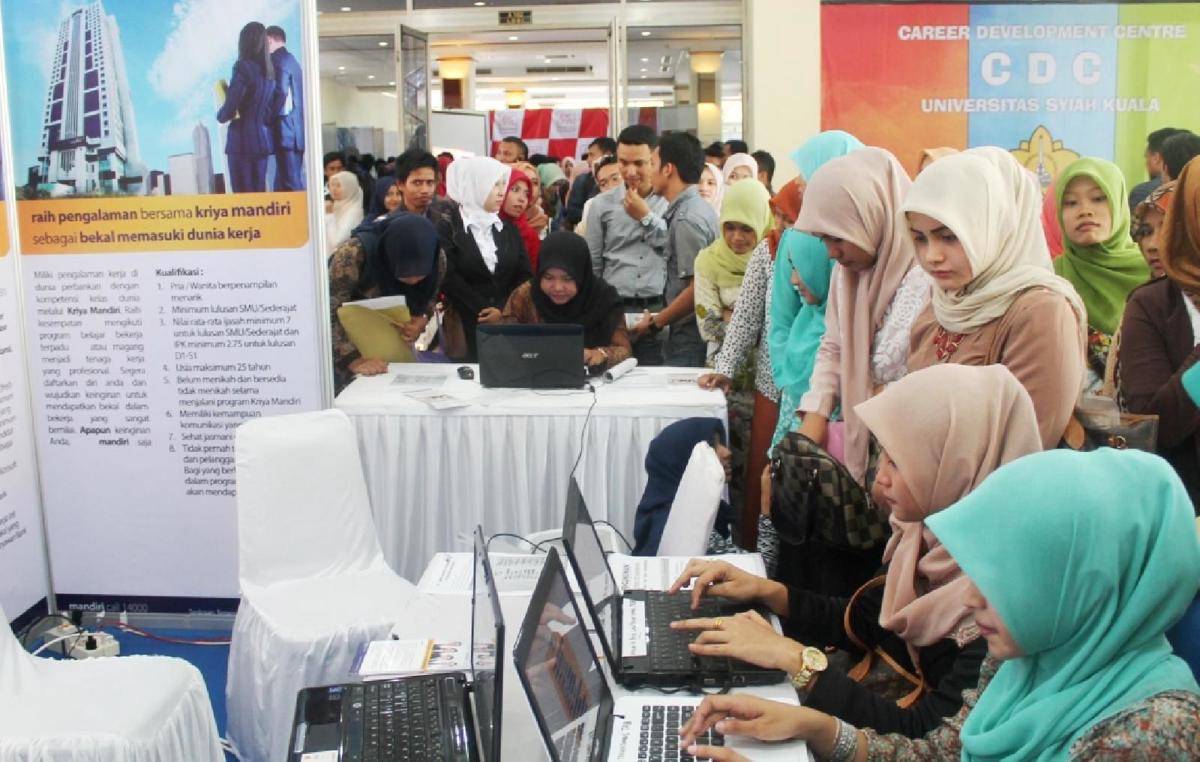http://cdn.idntimes.com/content-images/post/20160205/job-fair-career-day-unsyiah-65ba568d35ce769d58fde2162bfc25f9.jpg
