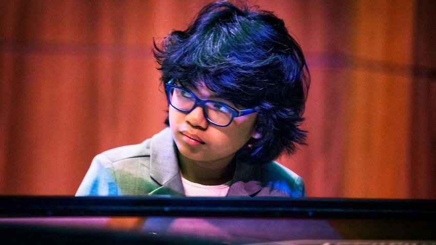 https://cdn.idntimes.com/content-images/post/20170213/joey-alexander-2-55851570b81f733f6bdde5f778821525.jpg