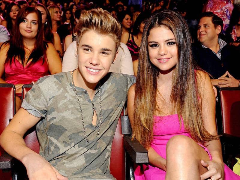 https://cdn.idntimes.com/content-images/post/20160925/justin-bieber-and-selena-gomez-9991815c2763ad9e423d60f37e3b0b30.jpeg