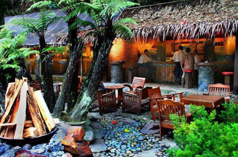 http://cdn.idntimes.com/content-images/post/20151127/kampung-daun-liautama-com-5775773a785b0ed344857b3566741852.jpg