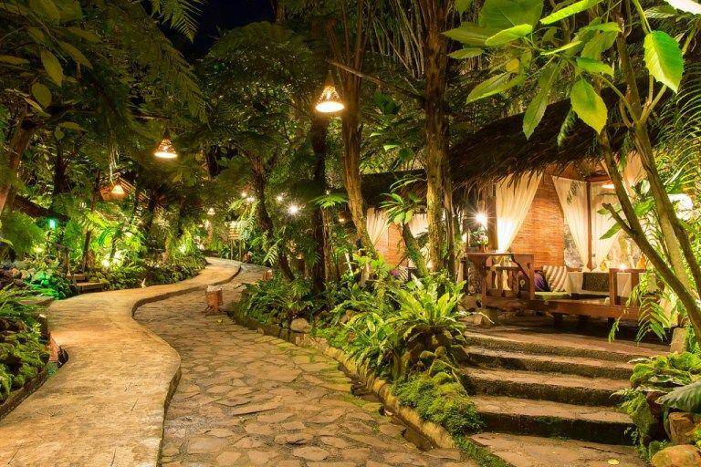 http://cdn.idntimes.com/content-images/post/20151127/kampung-daun-panduanwisata-id-1024x683-aab6231d34097db142c3e7f72c016763.jpg