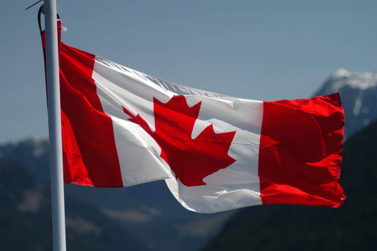 https://cdn.idntimes.com/content-images/post/20161022/kanada-flag-b7941f6fe70939513eec70eacbc3652b.jpg