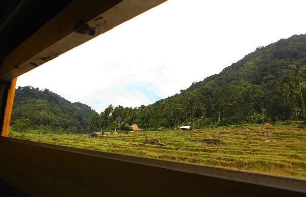 http://cdn.idntimes.com/content-images/post/20150928/keretaapi1.jpeg