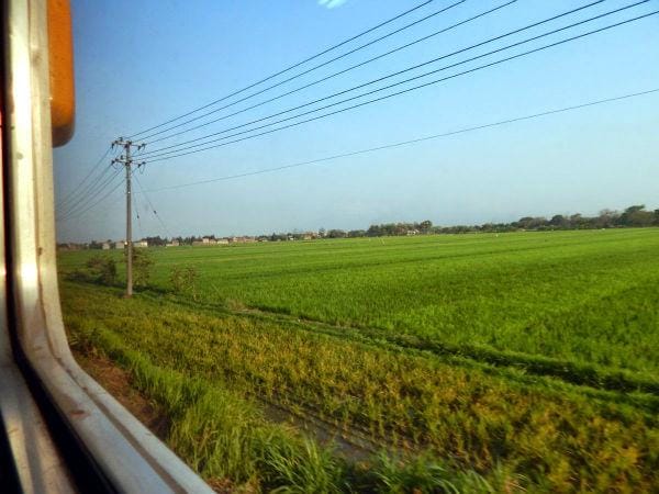http://cdn.idntimes.com/content-images/post/20150928/keretaapi2.jpg
