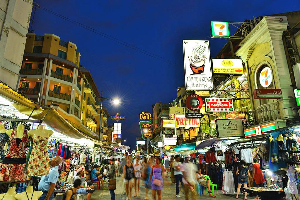 https://cdn.idntimes.com/content-images/post/20170418/khao-san-road-nightlife-1024-0648dd3520c325ef6fc78589846e4782.jpg