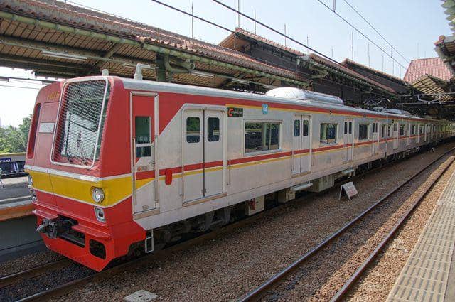 http://cdn.idntimes.com/content-images/post/20160115/krl-jabotabek-6115-gambir-20111126-d09630e6881d17d28ffa88978d8c5d3d.JPG