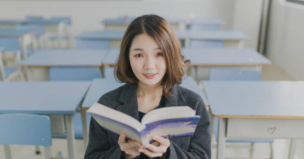 https://cdn.idntimes.com/content-images/post/20180503/kuliahcover-58f5eee10bf7c4f12f61eaf890b7a23a.jpg