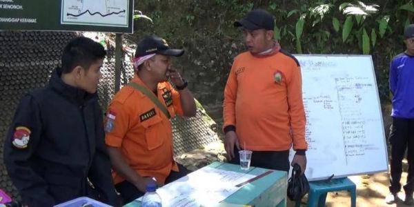http://cdn.idntimes.com/content-images/post/20151021/lawu3.jpg