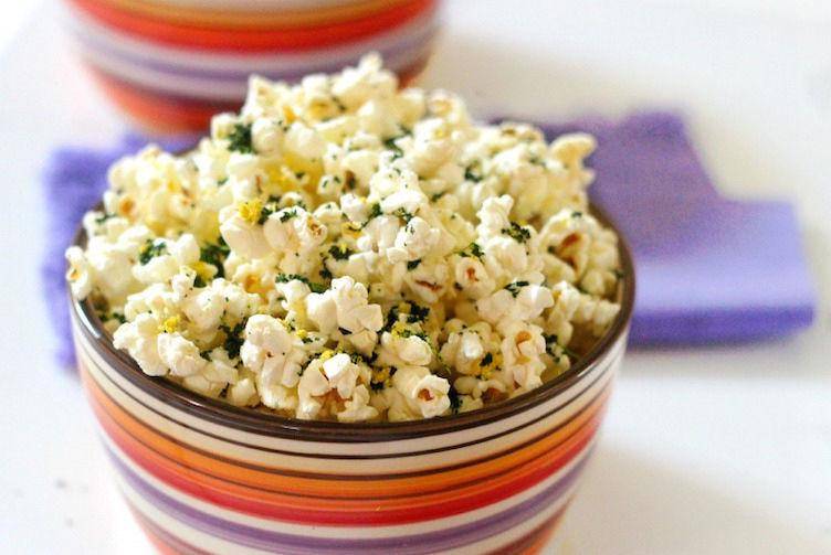 http://cdn.idntimes.com/content-images/post/20160426/lemony-kale-popcorn-1ef84a70ef4afe6baf54e514d531c16e.jpg